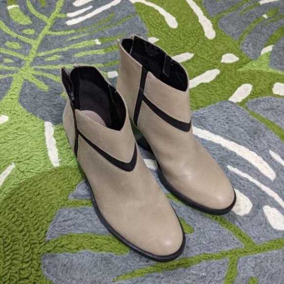 Naya Shoes - NAYA Atom Ankle Booties Anthropologie Womens Tan Black Leather Shoes 7.5